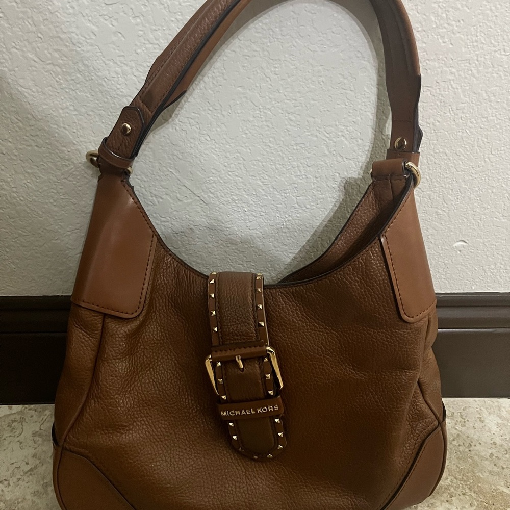 Michael Kors Brown Hobo Bag with Elegant Design